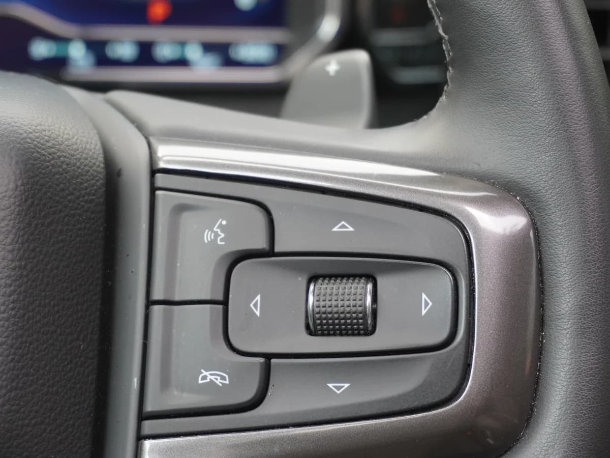 Chevrolet Silverado 6.2 ZR2 4X4 AT Año 2024 - Imagen 24