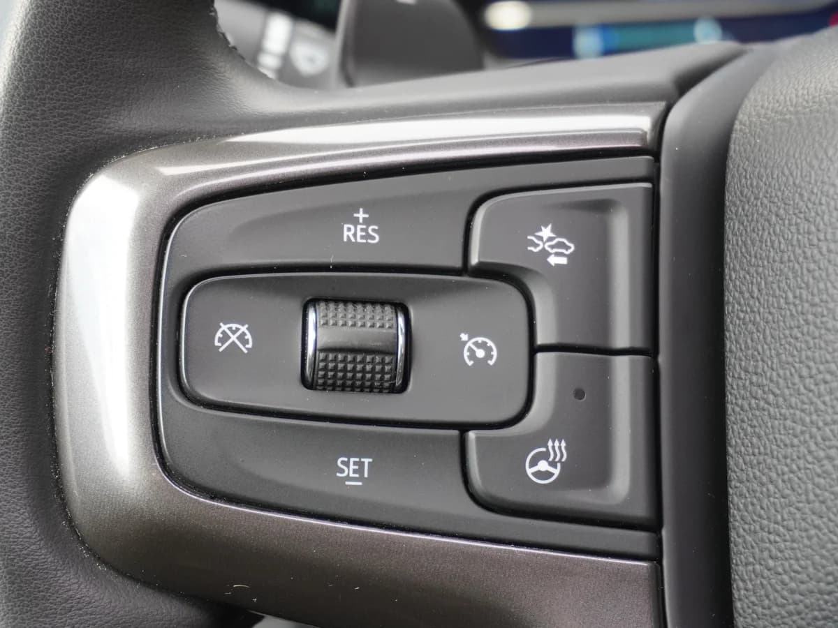 Chevrolet Silverado 6.2 ZR2 4X4 AT Año 2024 - Imagen 25