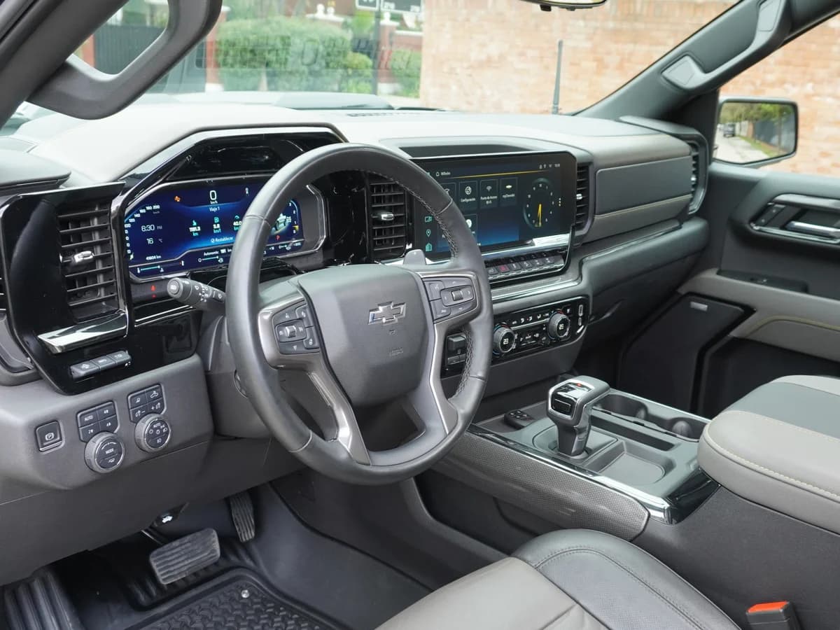 Chevrolet Silverado 6.2 ZR2 4X4 AT Año 2024 - Imagen 30