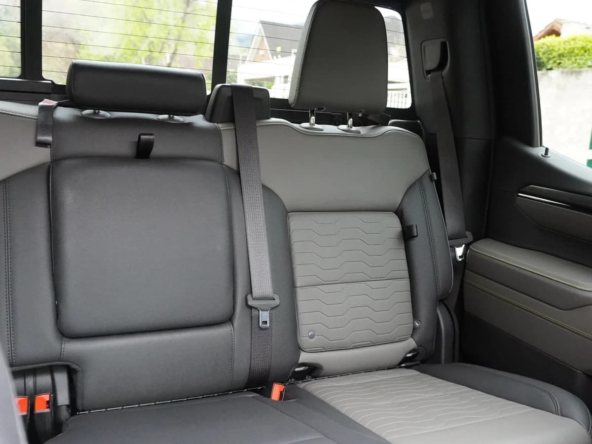Chevrolet Silverado 6.2 ZR2 4X4 AT Año 2024 - Imagen 34