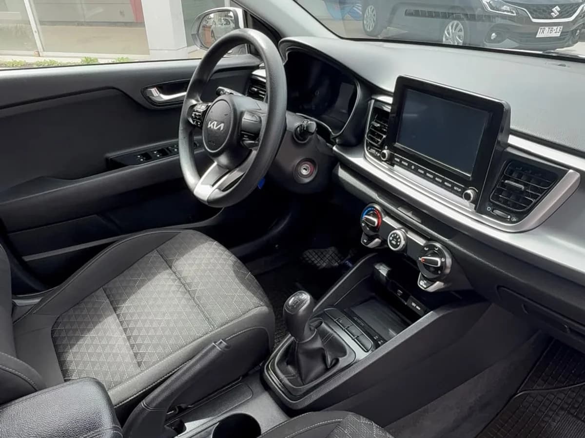 KIA Rio 4 1.4 6MT 2022 - Imagen 9