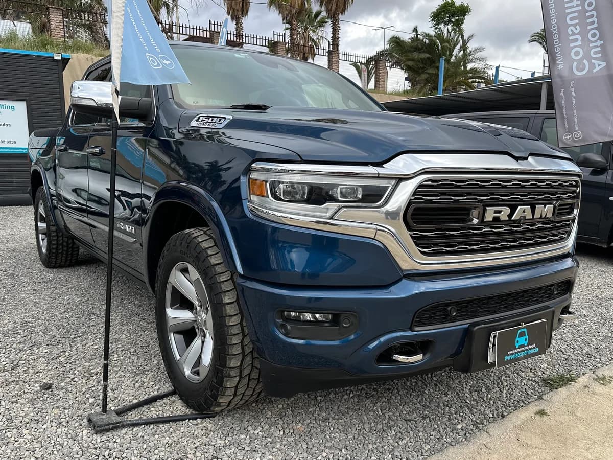 RAM 1500 NEW LIMITED 4X4 HEMI 5.7 UNICO DUEÑO 2021 - Imagen 3