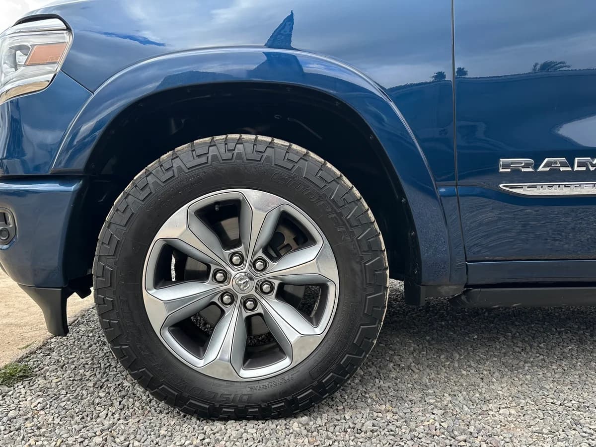 RAM 1500 NEW LIMITED 4X4 HEMI 5.7 UNICO DUEÑO 2021 - Imagen 9
