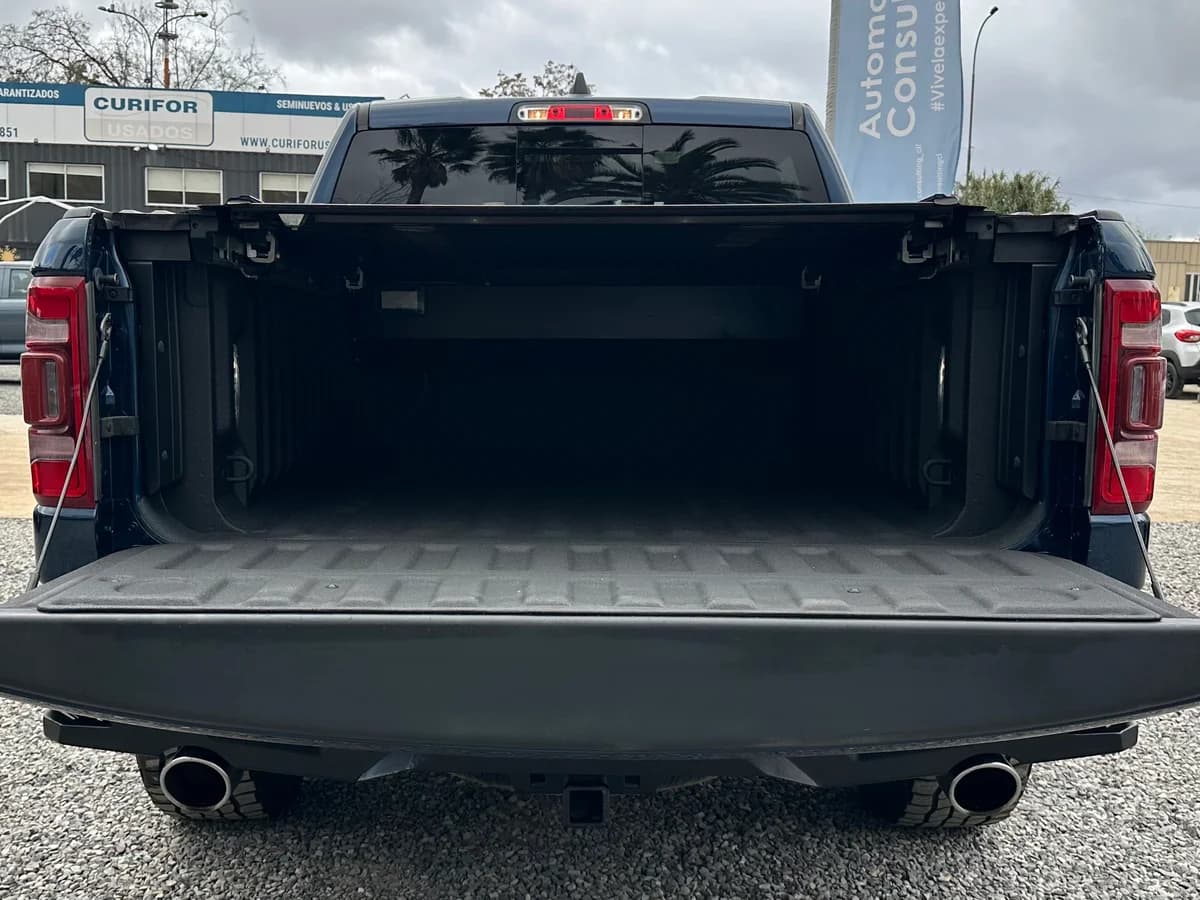 RAM 1500 NEW LIMITED 4X4 HEMI 5.7 UNICO DUEÑO 2021 - Imagen 10