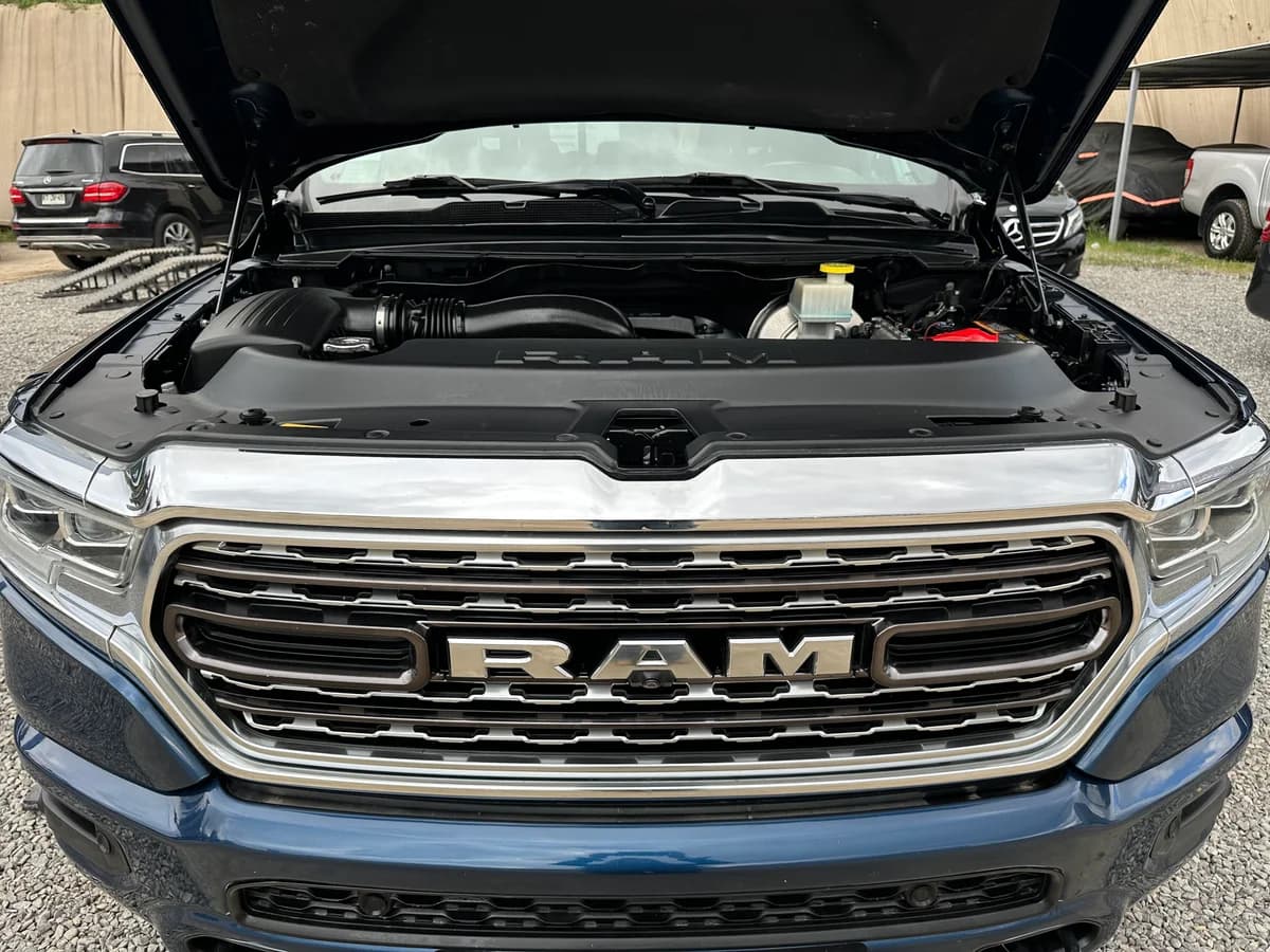 RAM 1500 NEW LIMITED 4X4 HEMI 5.7 UNICO DUEÑO 2021 - Imagen 13