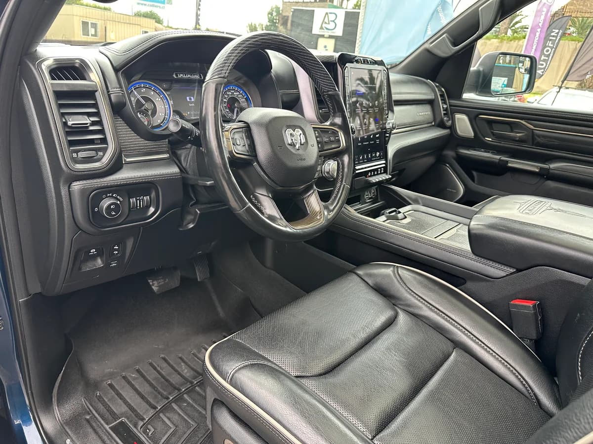 RAM 1500 NEW LIMITED 4X4 HEMI 5.7 UNICO DUEÑO 2021 - Imagen 16