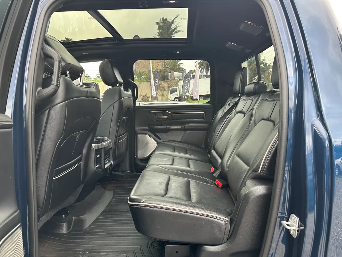RAM 1500 NEW LIMITED 4X4 HEMI 5.7 UNICO DUEÑO 2021 - Imagen 18