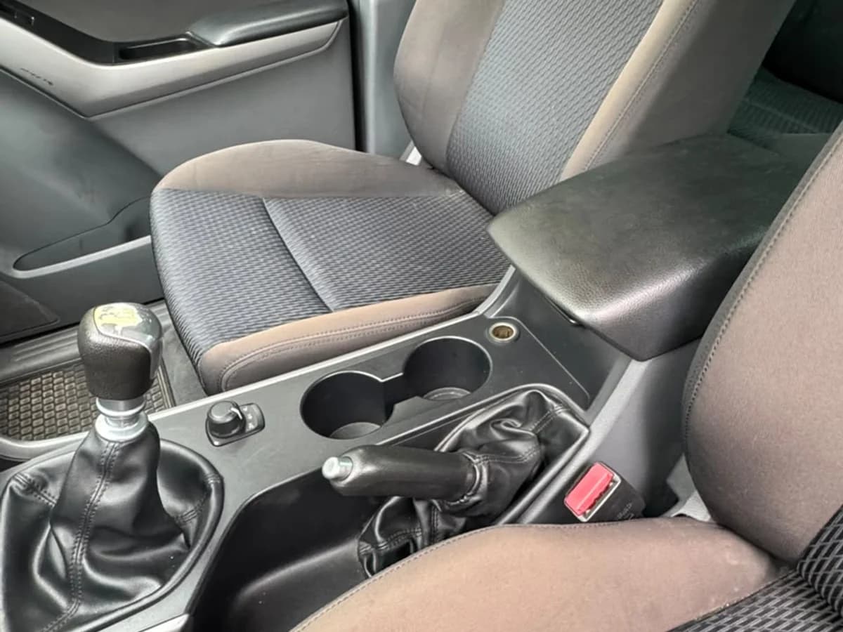MAZDA Bt-50 2.2 SDX DCAB DIESEL 4X4 6MT 2020 (perdida asimi) - Imagen 2