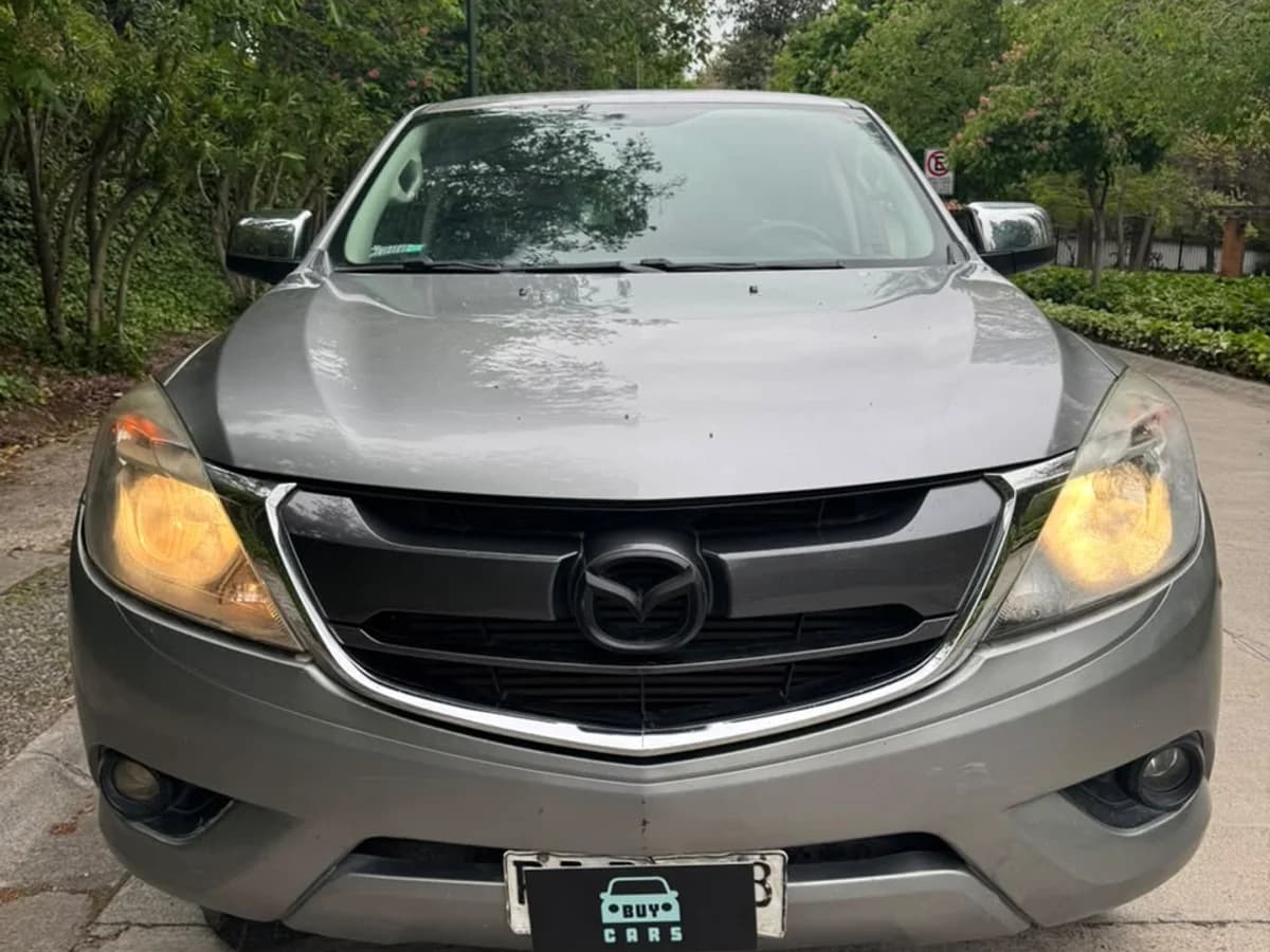 MAZDA Bt-50 2.2 SDX DCAB DIESEL 4X4 6MT 2020 (perdida asimi) - Imagen 4