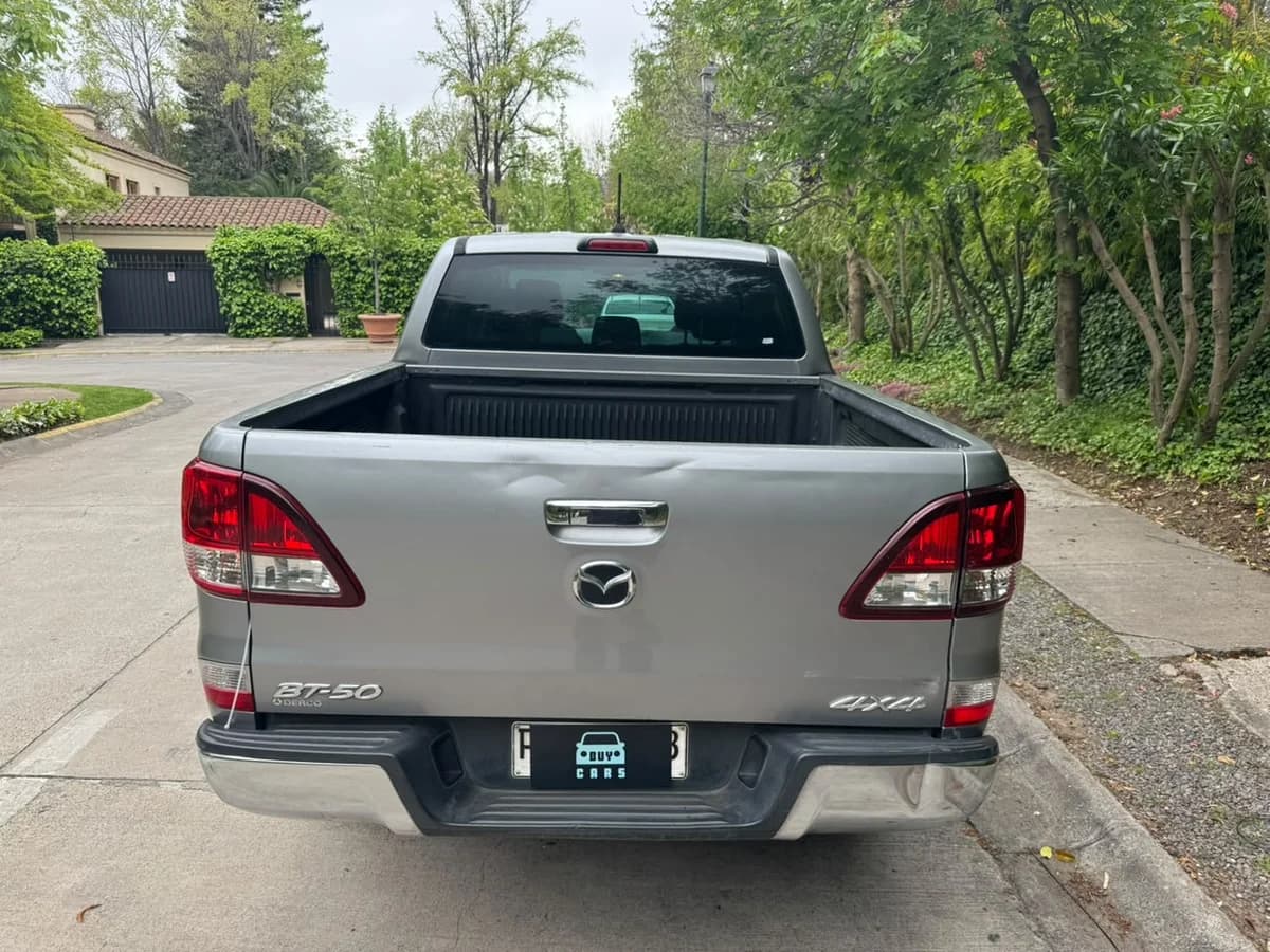 MAZDA Bt-50 2.2 SDX DCAB DIESEL 4X4 6MT 2020 (perdida asimi) - Imagen 10