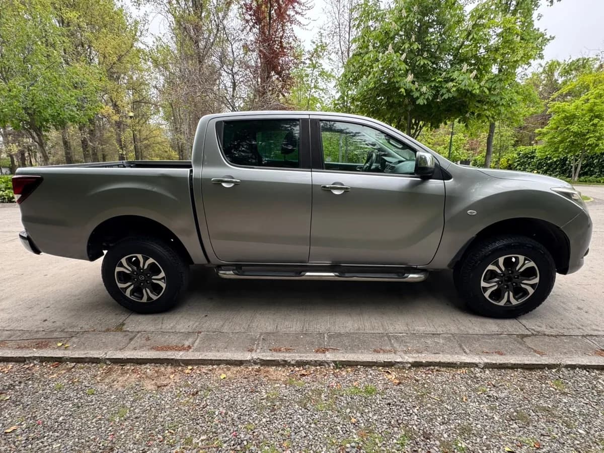 MAZDA Bt-50 2.2 SDX DCAB DIESEL 4X4 6MT 2020 (perdida asimi) - Imagen 14