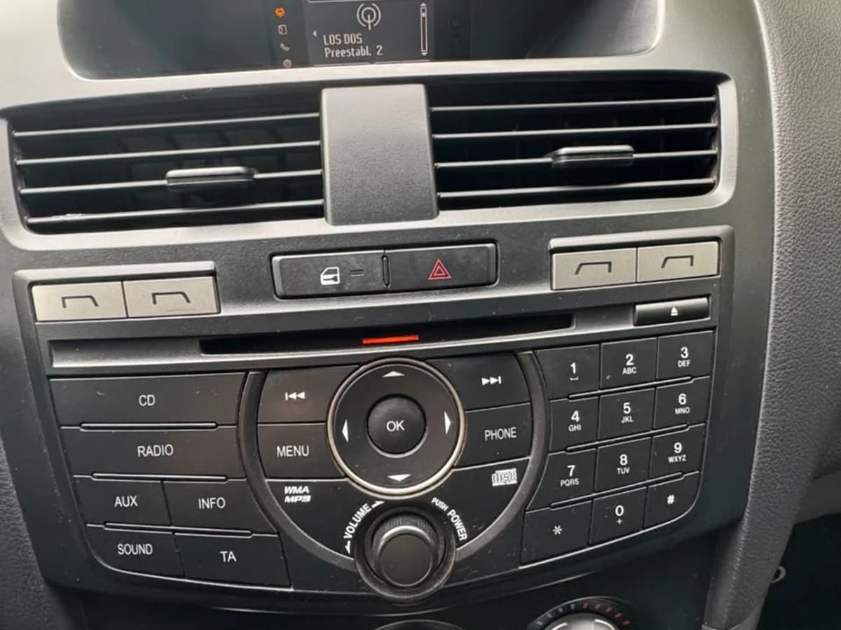 MAZDA Bt-50 2.2 SDX DCAB DIESEL 4X4 6MT 2020 (perdida asimi) - Imagen 19