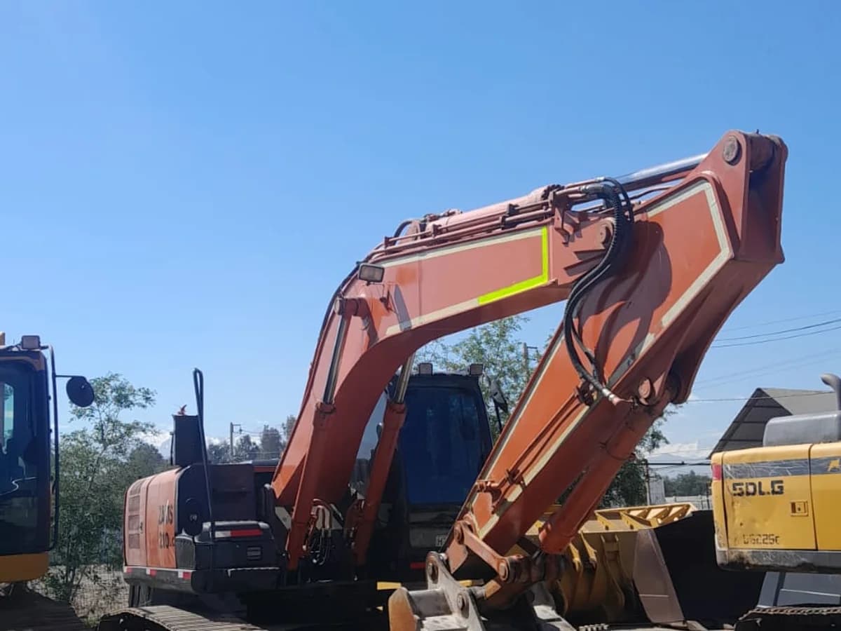 Hitachi ZX 210LC LC 2016 - Imagen 1
