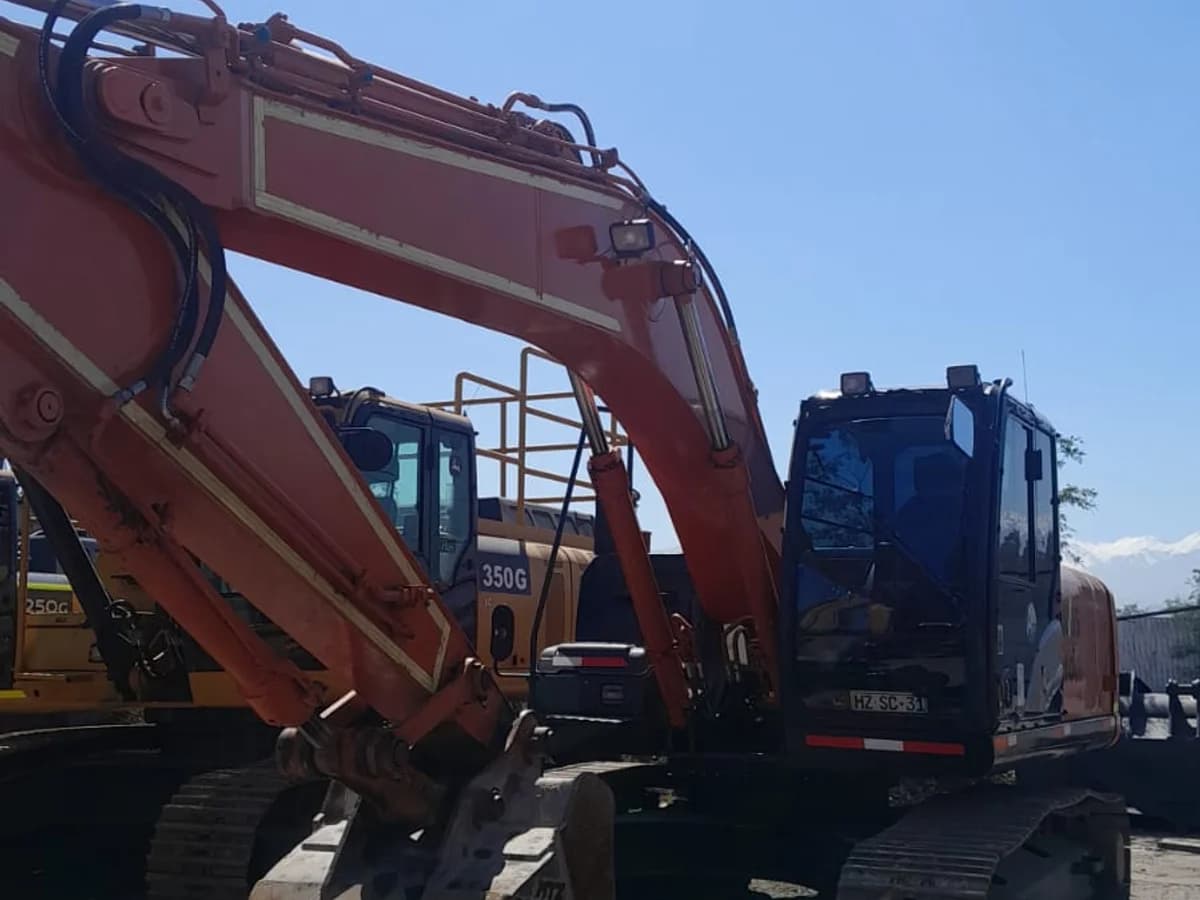 Hitachi ZX 210LC LC 2016 - Imagen 6