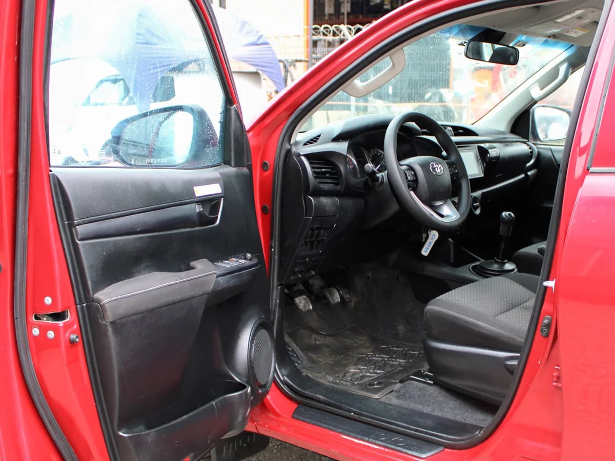TOYOTA Hilux DCAB - Imagen 8