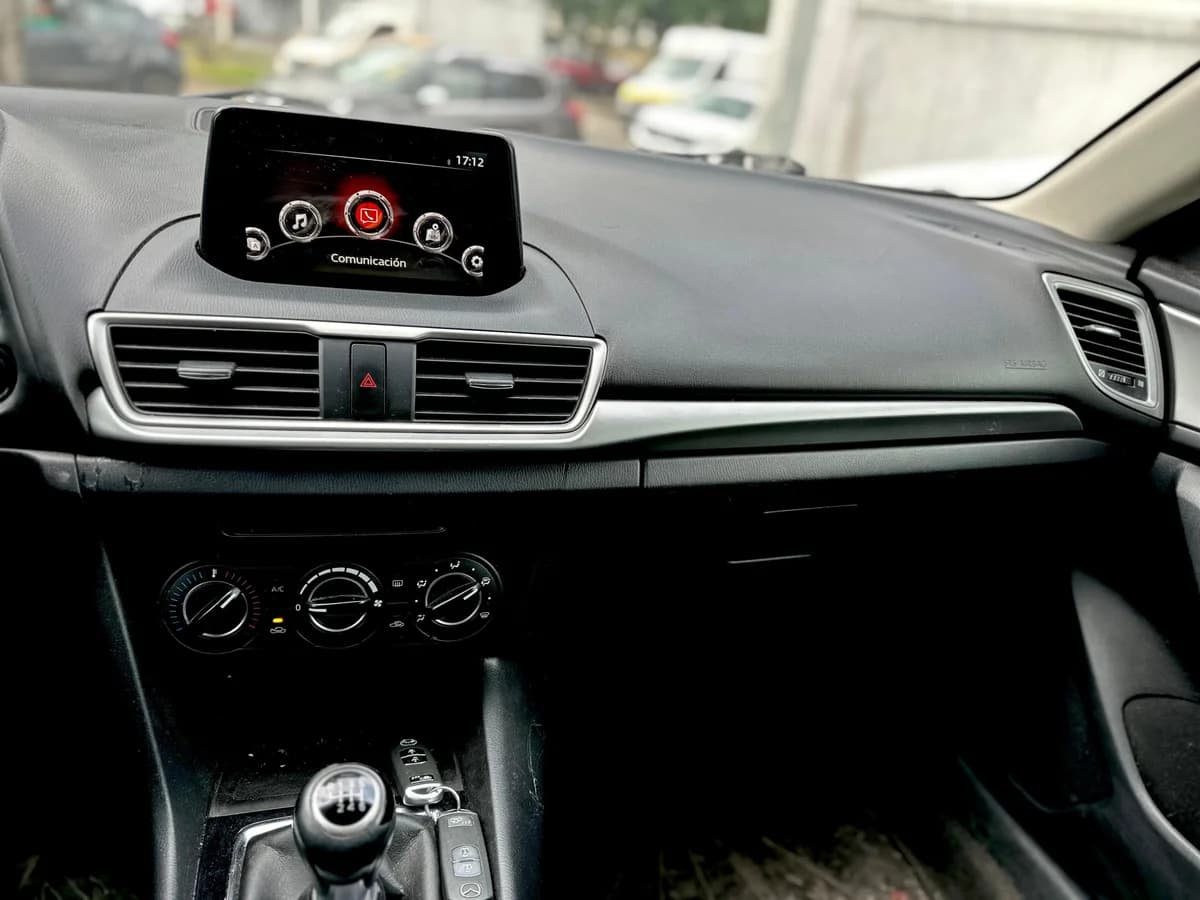 MAZDA 3 2.0 2018 - Imagen 13