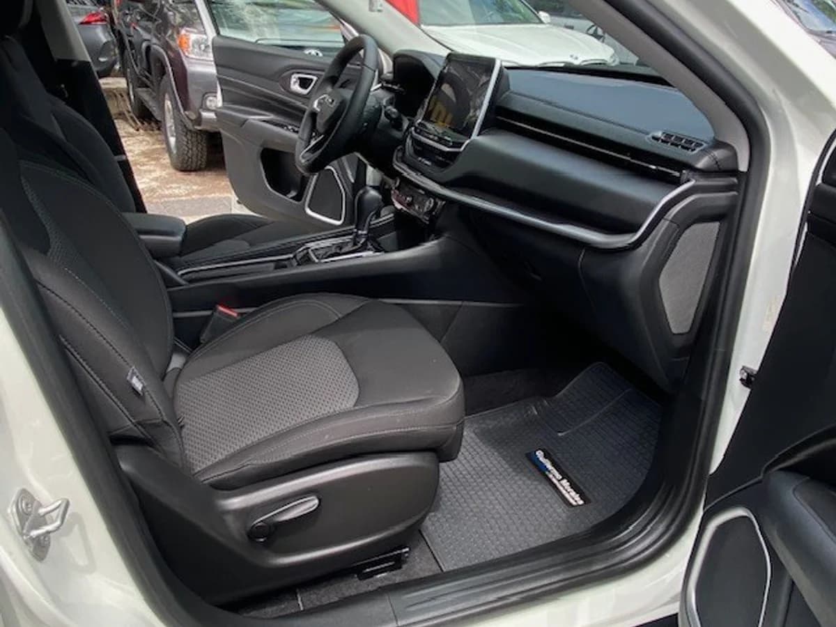 JEEP COMPASS 1.3 Sport T70 2023 - Imagen 19