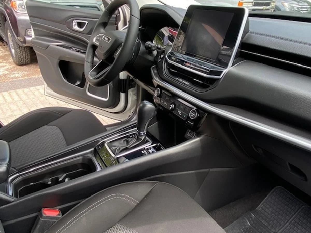 JEEP COMPASS 1.3 Sport T70 2023 - Imagen 21