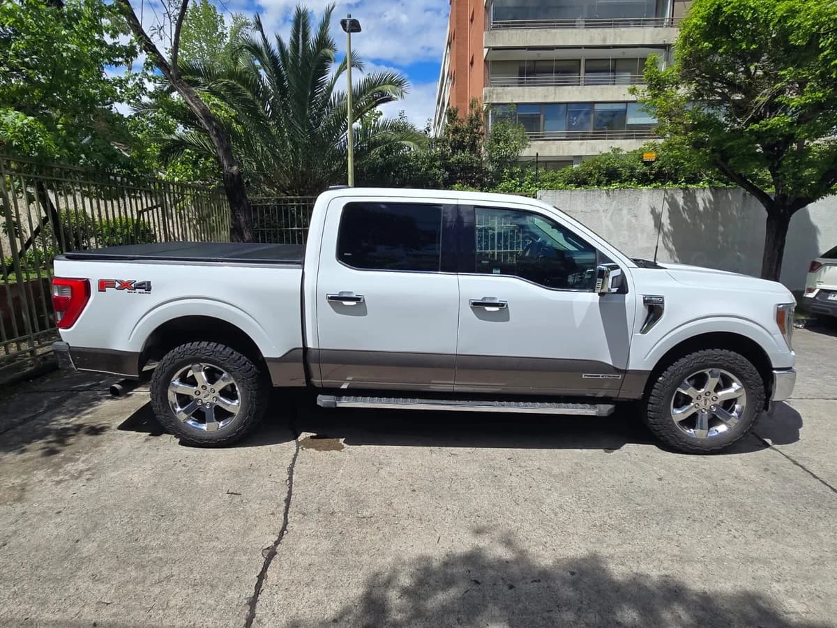 FORD F150 LARIAT LUXURY 3.0 DIESEL POWER STROKE AT 4X4 2022 - Imagen 11