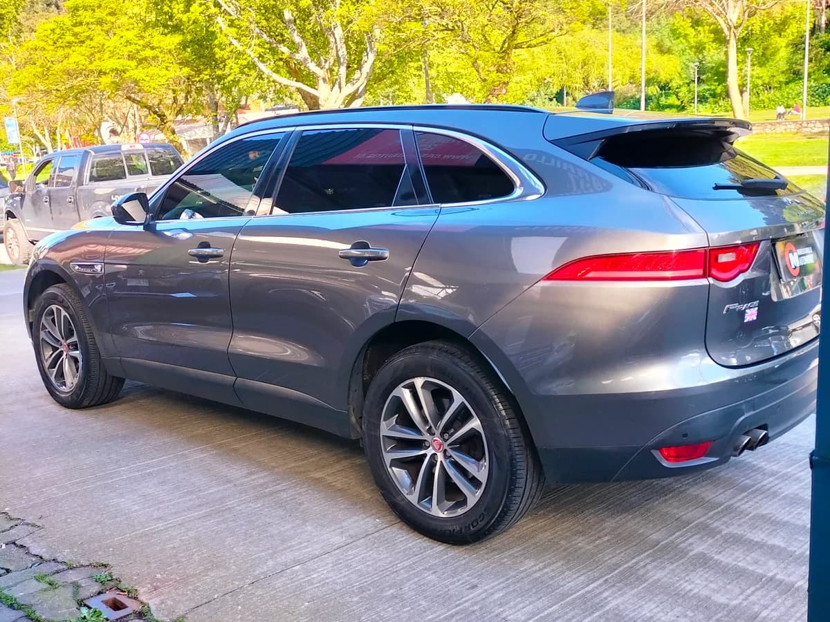 JAGUAR F-Pace 2.0 2018 - Imagen 2