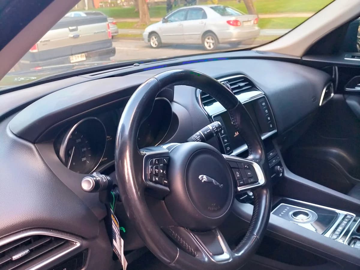 JAGUAR F-Pace 2.0 2018 - Imagen 8