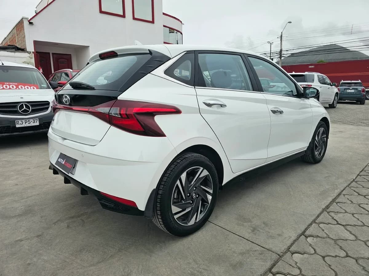 HYUNDAI i20 1.4 BI3 2023 - Imagen 5