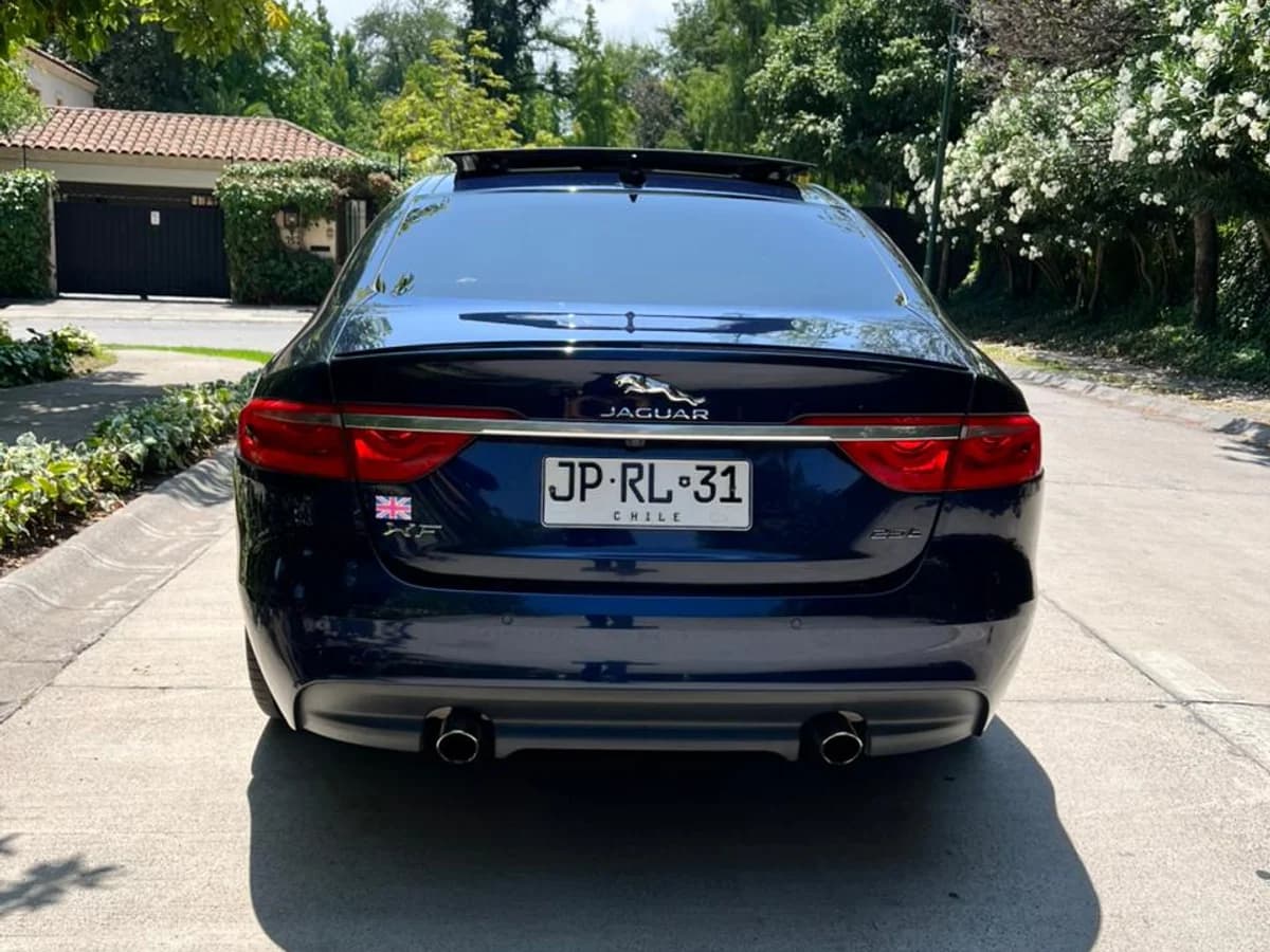Jaguar XF R-Sport 2.0L Turbo AT RWD año 2017 - Imagen 6