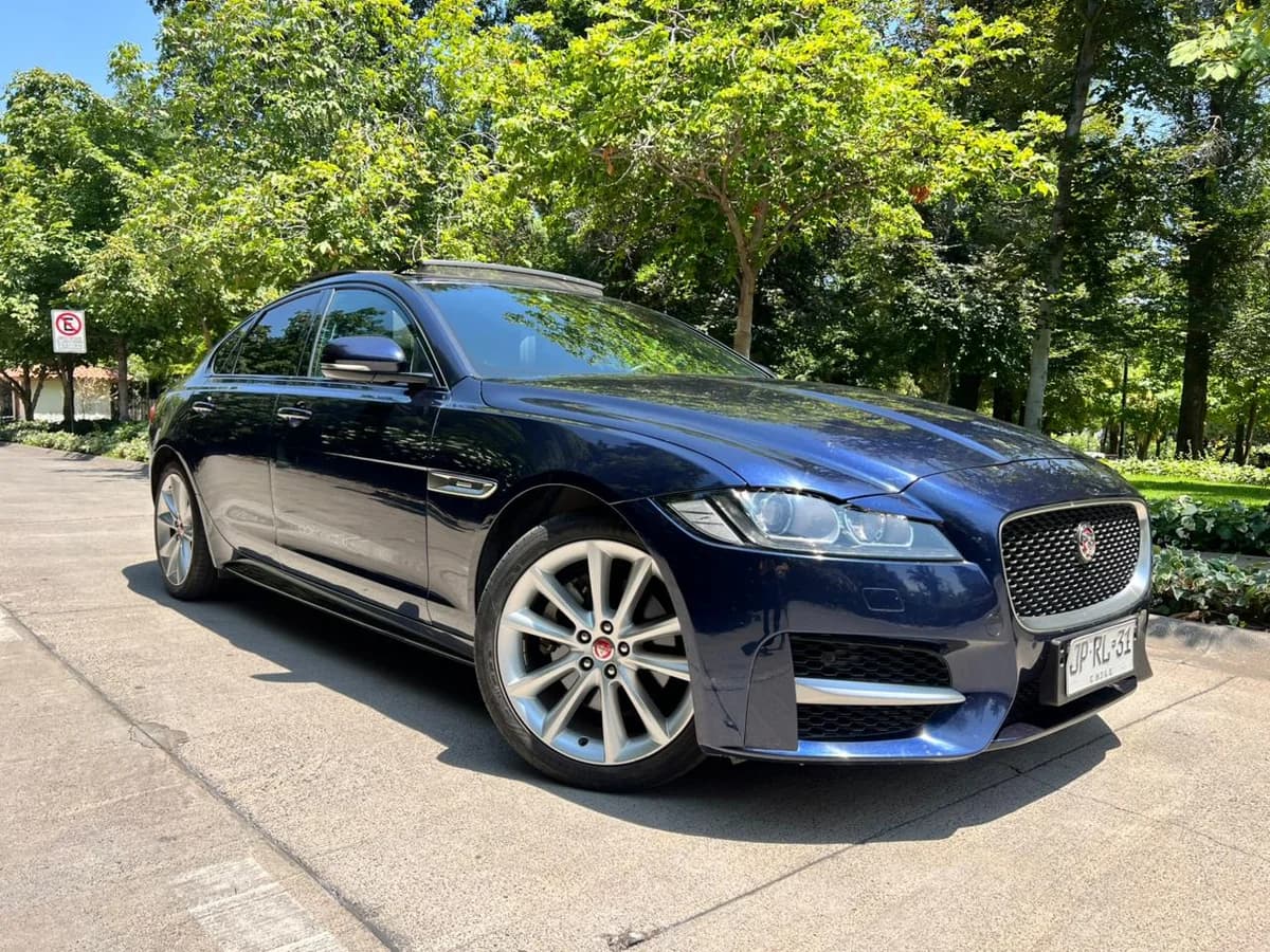 Jaguar XF R-Sport 2.0L Turbo AT RWD año 2017 - Imagen 12