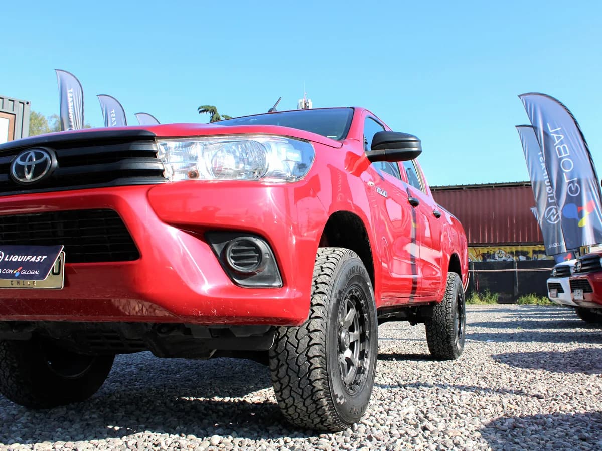 TOYOTA Hilux DCAB 4X4 - Imagen 4