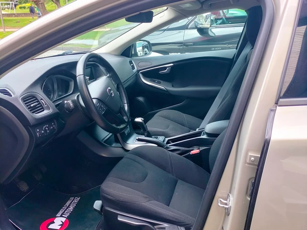 VOLVO V40 1 2018 - Imagen 7