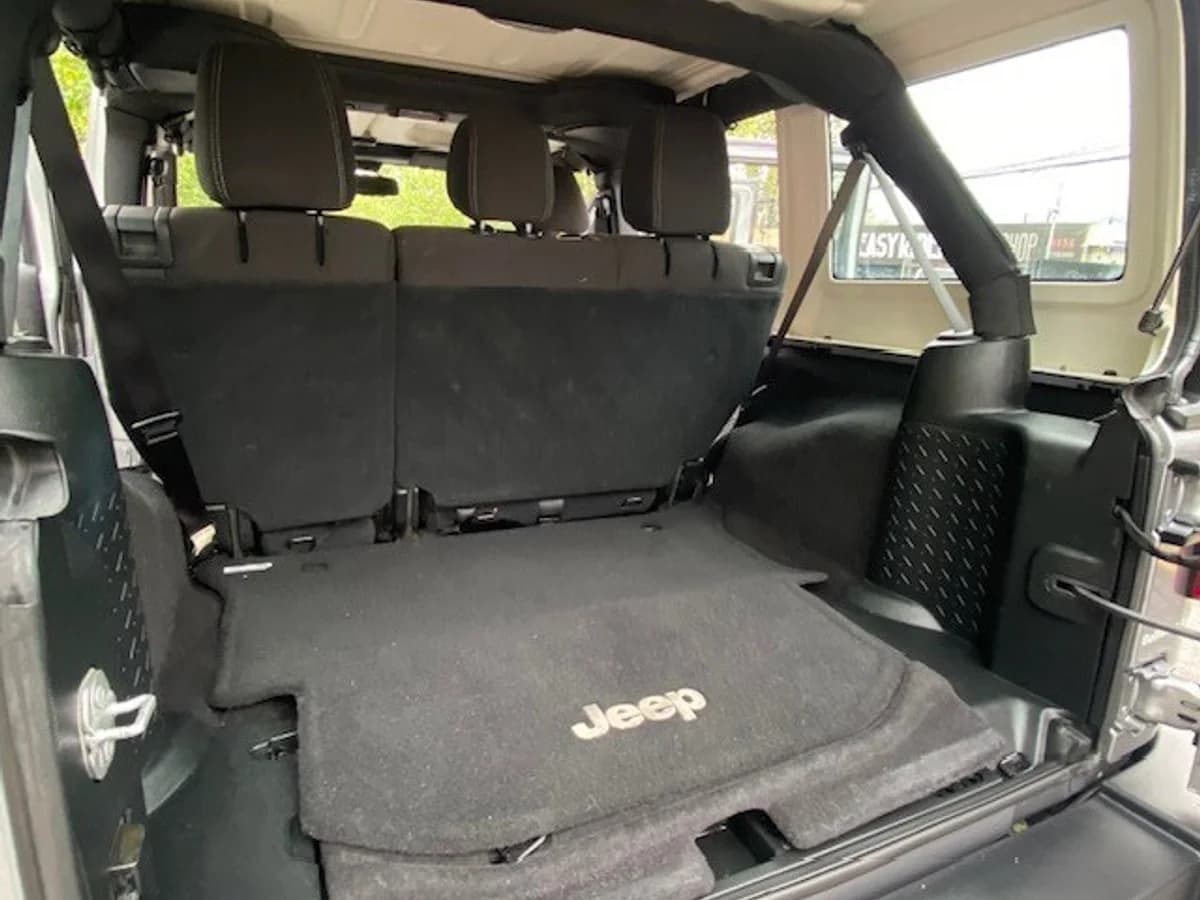 JEEP WRANGLER UNLTD Sahara 4x4 2.8 2018 - Imagen 27