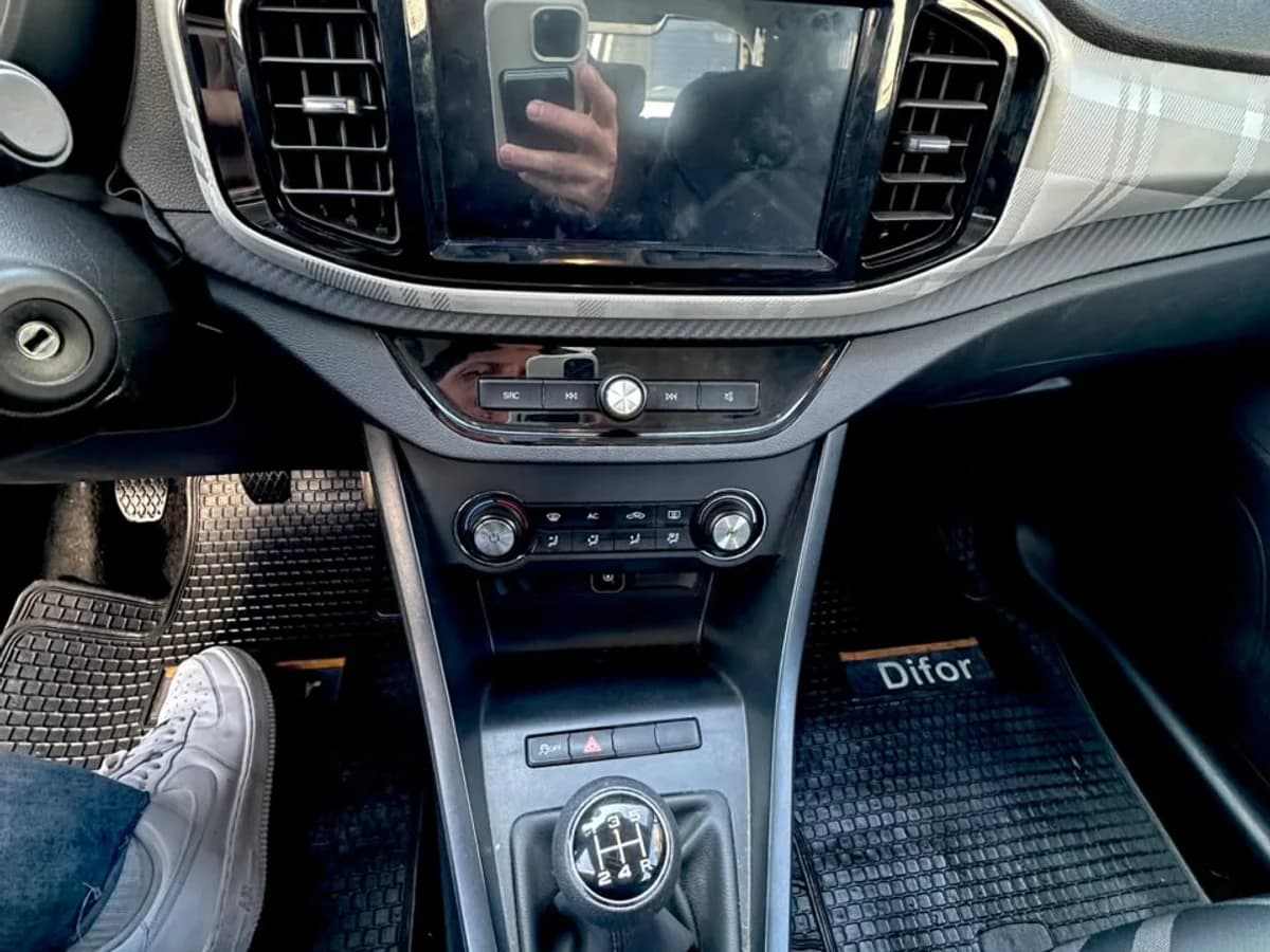 MG MG 3 1.5 MT 2024 - Imagen 9