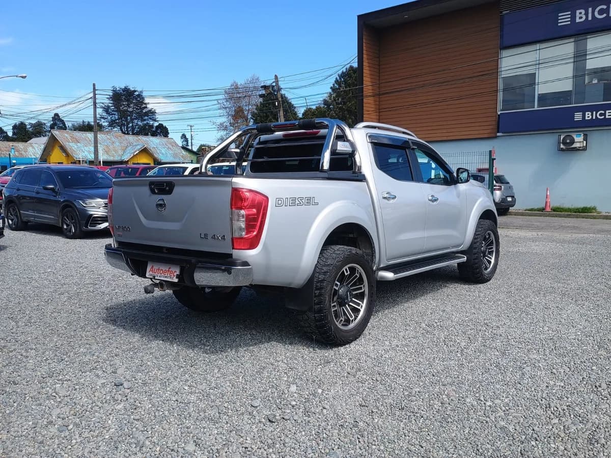 NISSAN Np300 LE 2.3 D. AUT. 2018 - Imagen 10