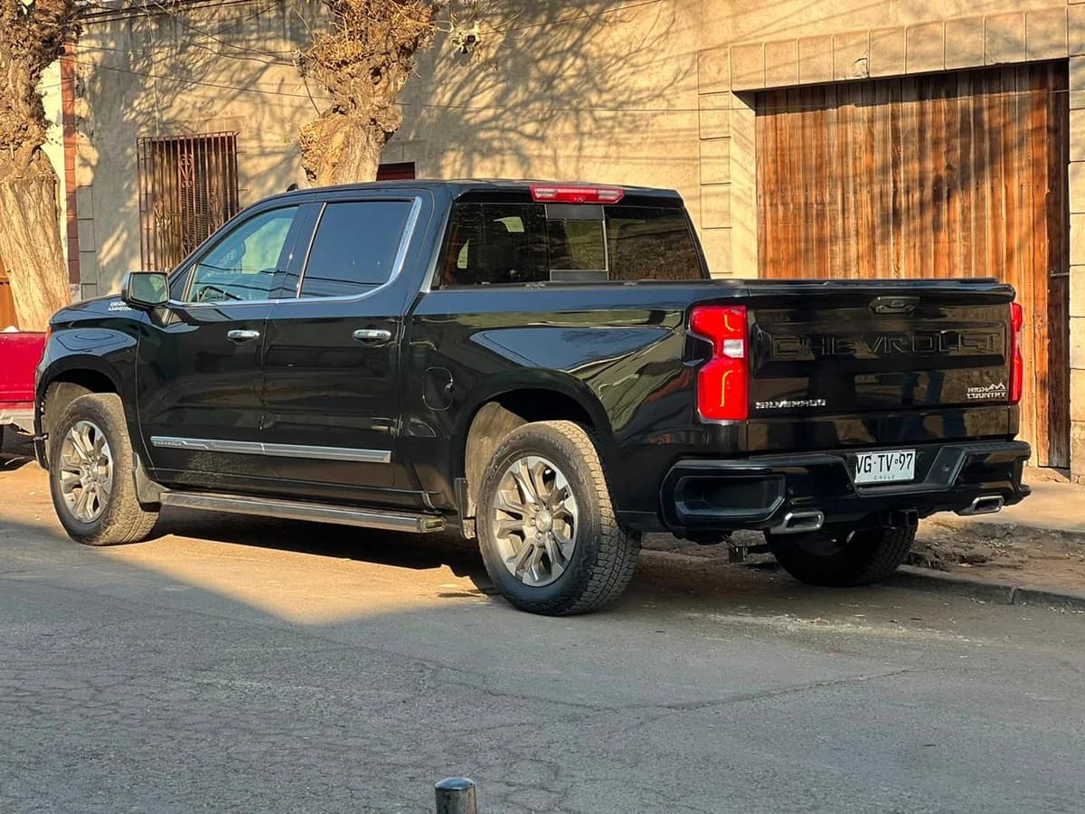 Chevrolet Silverado High Country 3.0L Diésel AT 4x4 año 2025 - Imagen 5