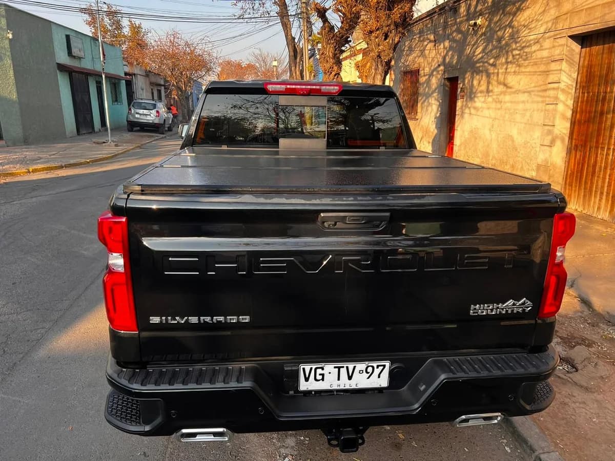 Chevrolet Silverado High Country 3.0L Diésel AT 4x4 año 2025 - Imagen 10