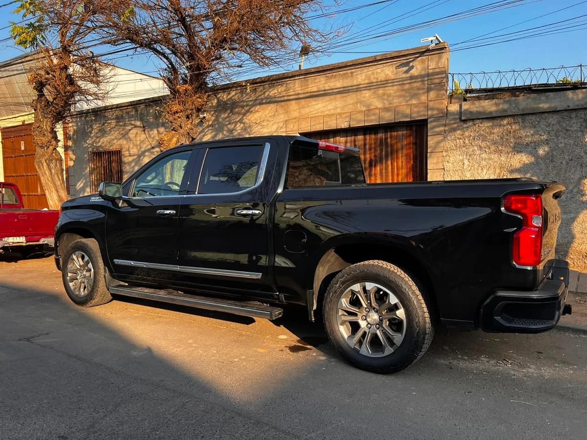 Chevrolet Silverado High Country 3.0L Diésel AT 4x4 año 2025 - Imagen 11