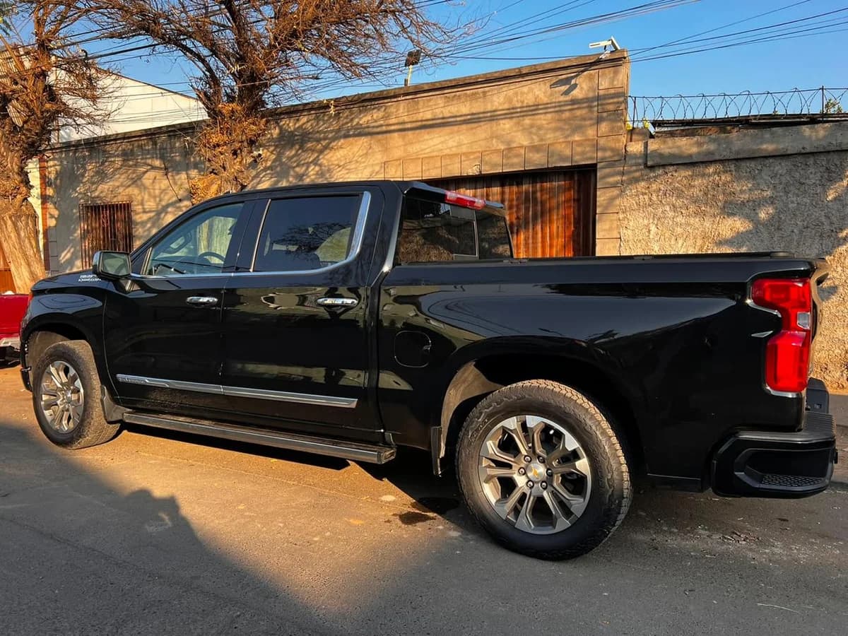 Chevrolet Silverado High Country 3.0L Diésel AT 4x4 año 2025 - Imagen 15