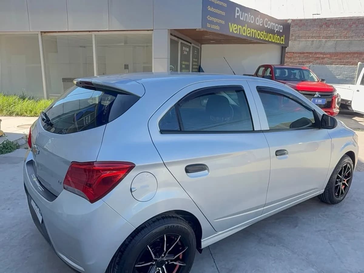 CHEVROLET ONIX LT 1.4 2019 - Imagen 9