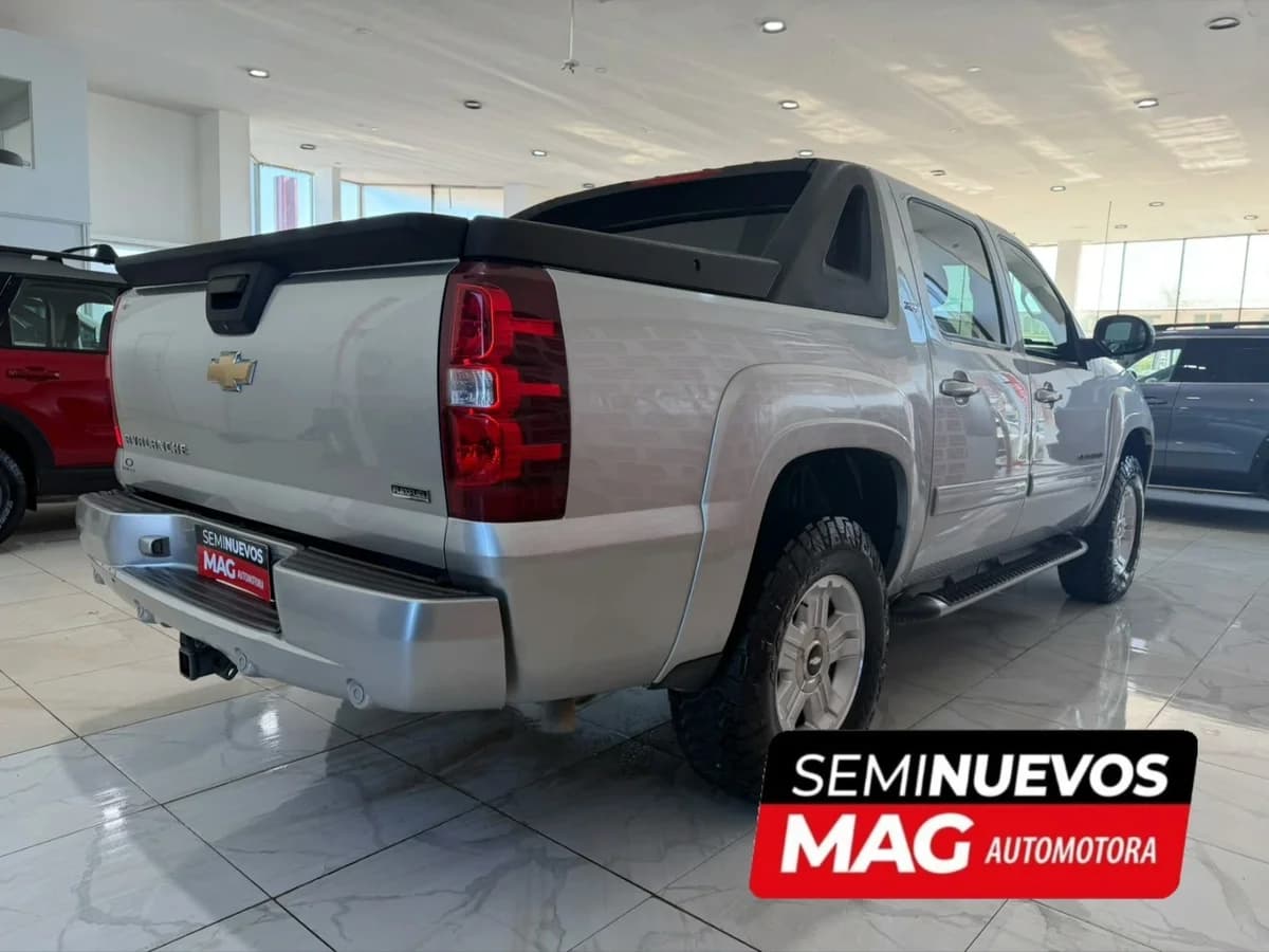 CHEVROLET AVALANCHE 5.3L V8 2012 - Imagen 2