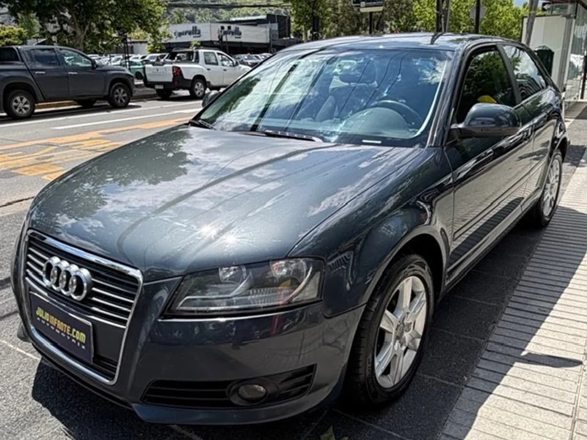 AUDI A3 1.6 mec. 2010 - Imagen 1