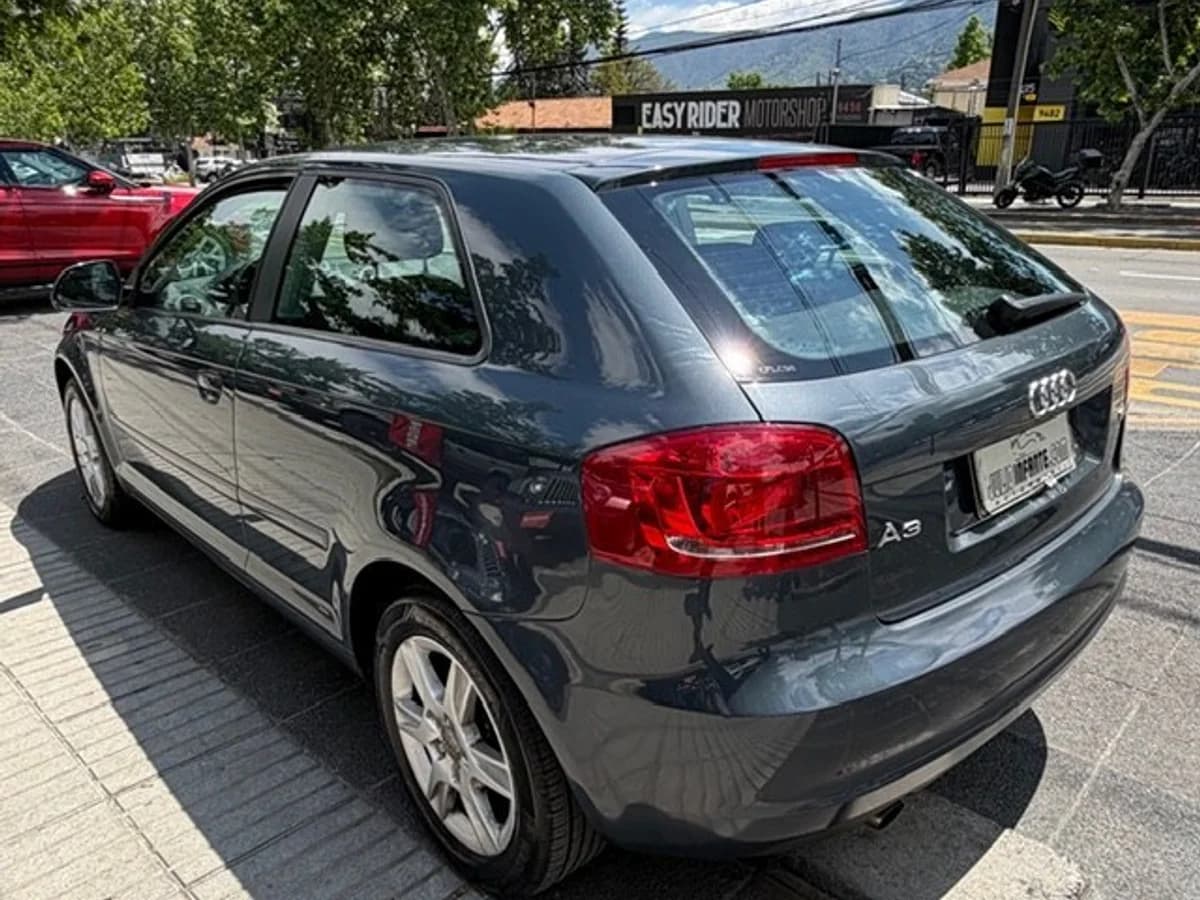 AUDI A3 1.6 mec. 2010 - Imagen 4