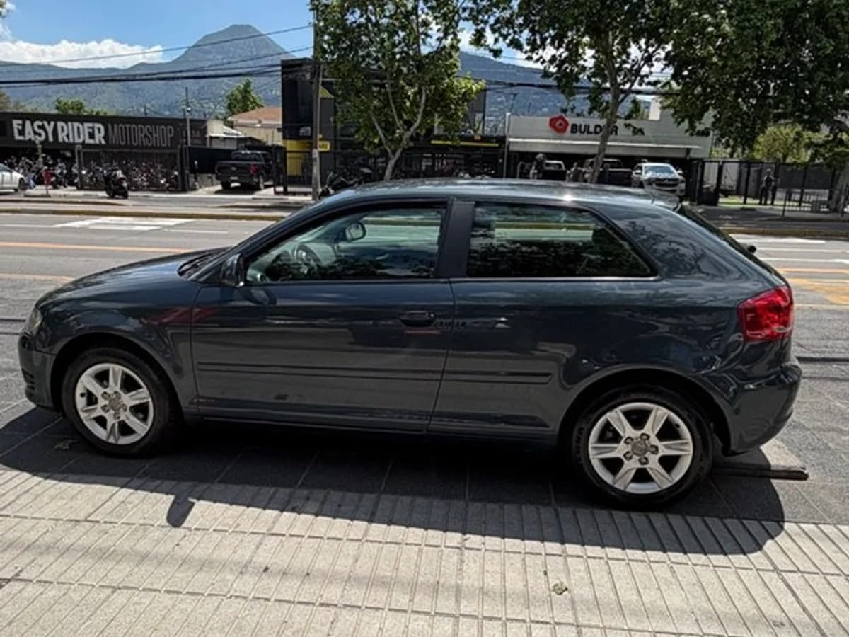 AUDI A3 1.6 mec. 2010 - Imagen 6