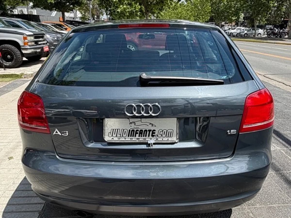AUDI A3 1.6 mec. 2010 - Imagen 8