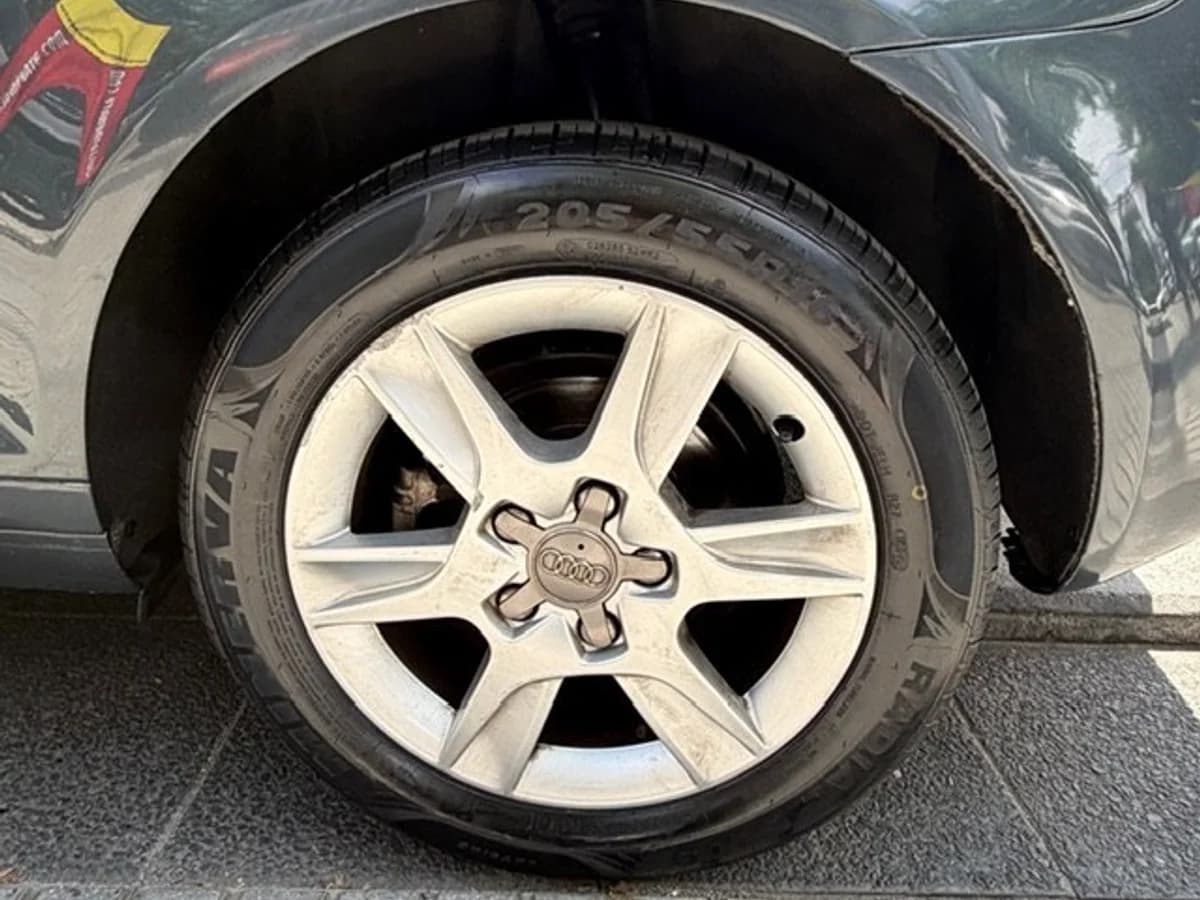AUDI A3 1.6 mec. 2010 - Imagen 9