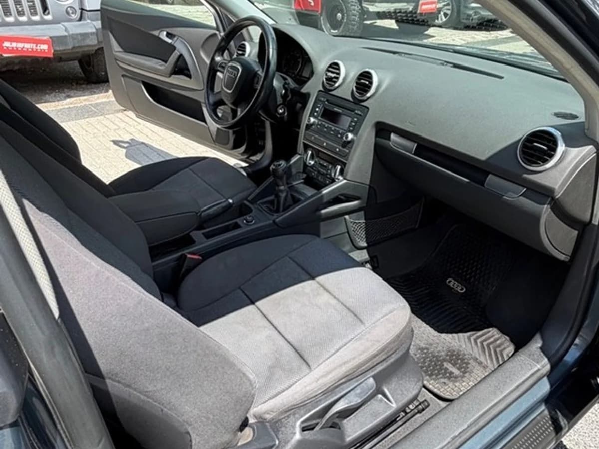 AUDI A3 1.6 mec. 2010 - Imagen 11