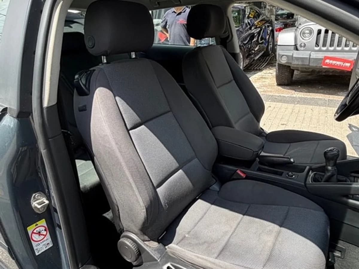 AUDI A3 1.6 mec. 2010 - Imagen 13