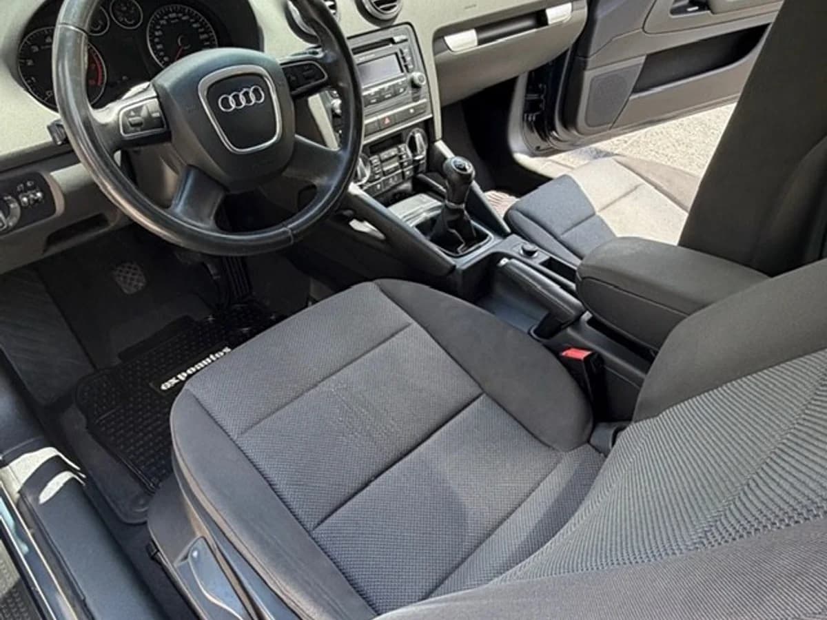 AUDI A3 1.6 mec. 2010 - Imagen 17