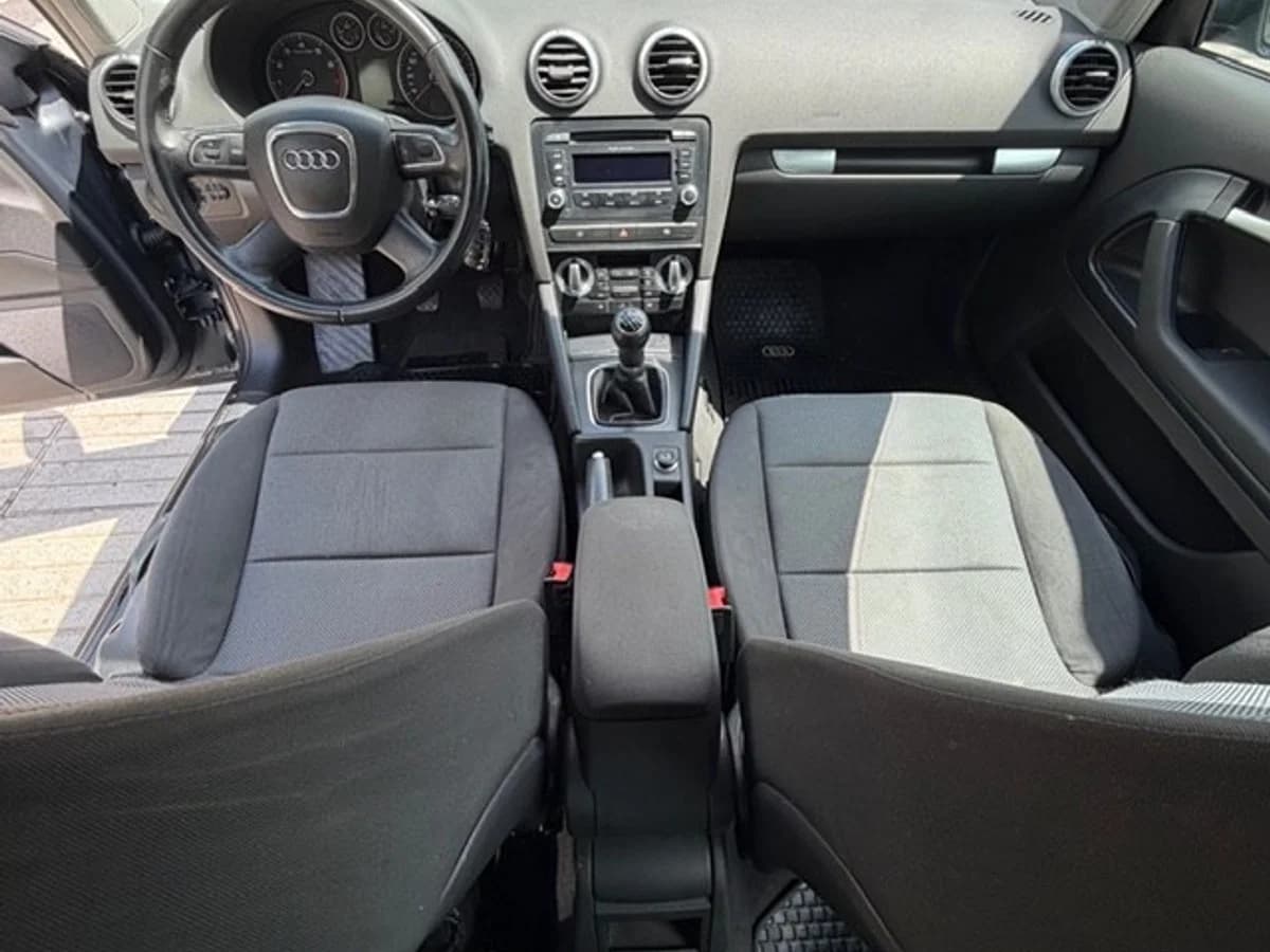 AUDI A3 1.6 mec. 2010 - Imagen 24