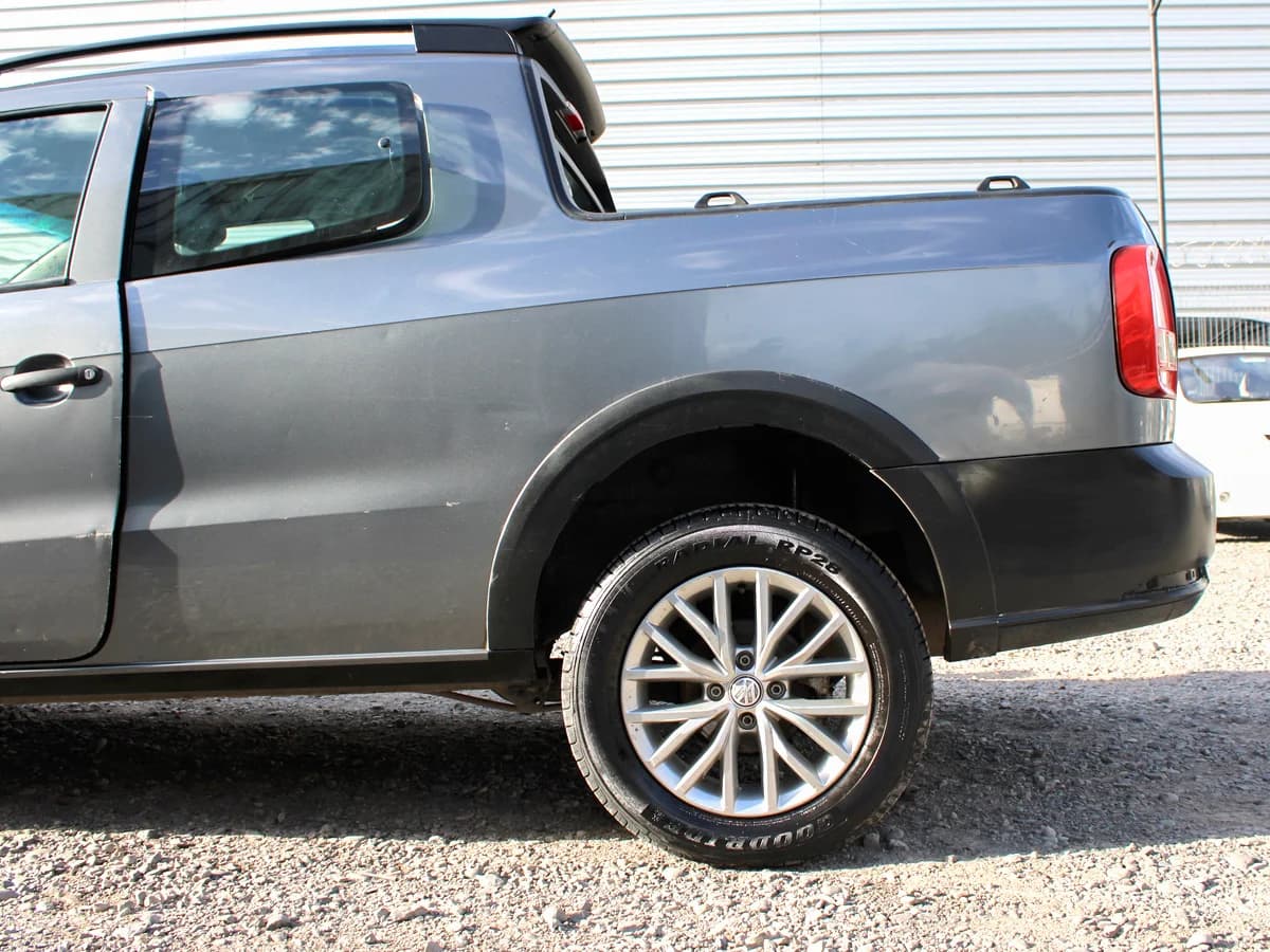 VOLKSWAGEN Saveiro - Imagen 6