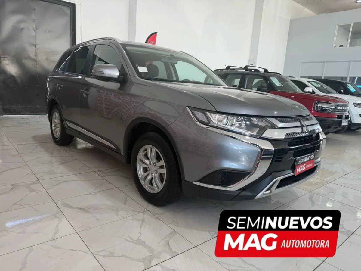 MITSUBISHI Outlander 2.0 2022 - Imagen 3